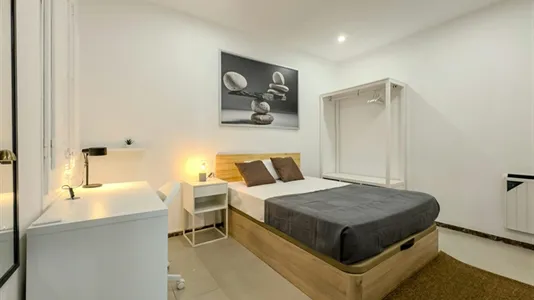 Rooms in L'Hospitalet de Llobregat - photo 1