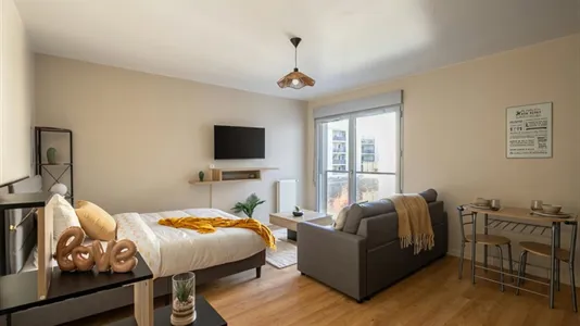 Apartments in Pontoise - photo 1