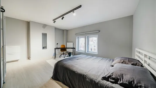 Rooms in Charleroi - photo 1