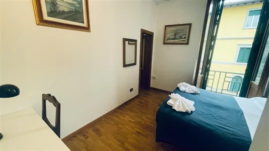 Houses in Florence - photo 2