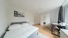 Room for rent, Frankfurt (region), &lt;span class=&quot;blurred street&quot; onclick=&quot;ProcessAdRequest(13343703)&quot;&gt;&lt;span class=&quot;hint&quot;&gt;See streetname&lt;/span&gt;[xxxxxxxxxxxxx]&lt;/span&gt;