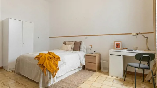 Rooms in Barcelona Ciutat Vella - photo 2