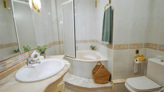 Rooms in Lleida - photo 8