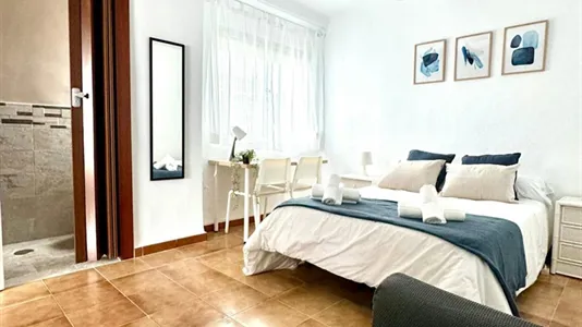 Rooms in Málaga - photo 2