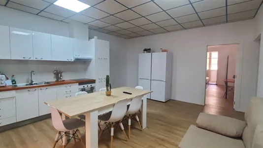 Rooms in Barcelona Eixample - photo 9