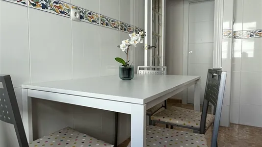 Rooms in Zaragoza - photo 9