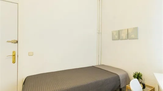 Rooms in Madrid Chamberí - photo 2