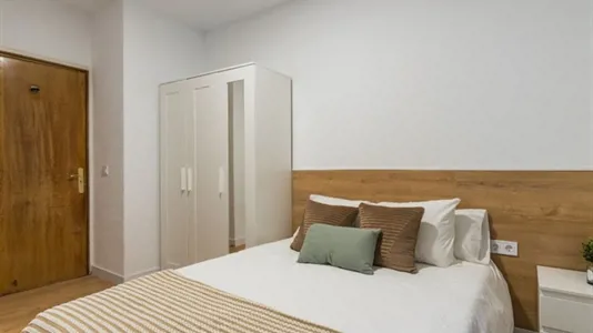 Rooms in Madrid Moncloa-Aravaca - photo 1