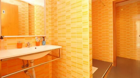 Rooms in Barcelona Ciutat Vella - photo 5