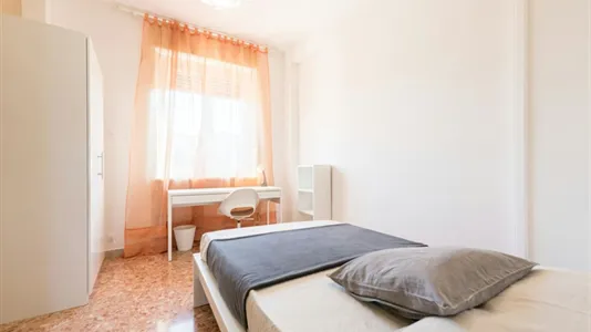 Rooms in Milano Zona 2 - Stazione Centrale, Gorla, Turro, Greco, Crescenzago - photo 3