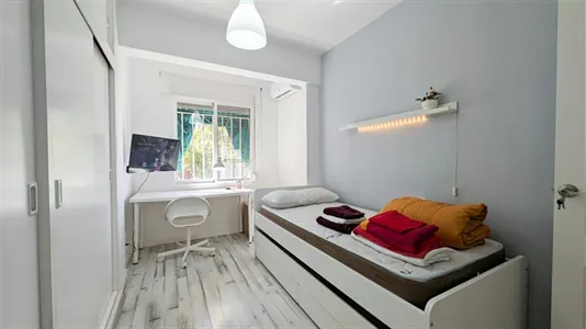 Rooms in Córdoba - photo 2