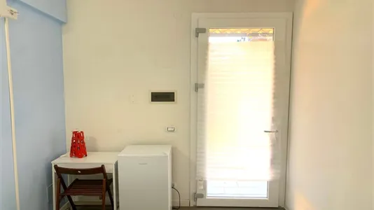 Rooms in Roma Municipio VI – Roma Delle Torri - photo 4