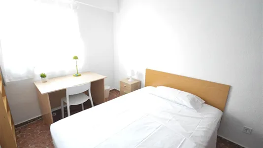 Rooms in Valencia Algirós - photo 9