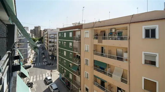 Rooms in el Camí de Vera - photo 6