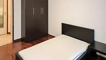 Room for rent in Milano Zona 6 - Barona, Lorenteggio, Milan