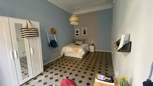 Rooms in Barcelona Ciutat Vella - photo 2