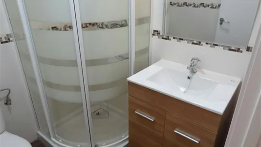 Rooms in Oviedo - photo 8