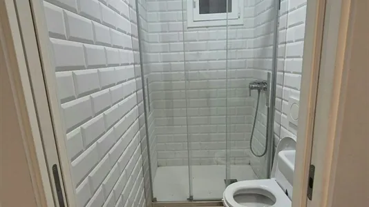 Rooms in Barcelona Sants-Montjuïc - photo 10