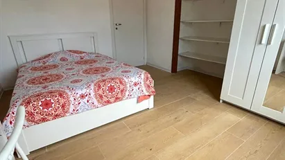 Room for rent in Milano Zona 8 - Fiera, Gallaratese, Quarto Oggiaro, Milan