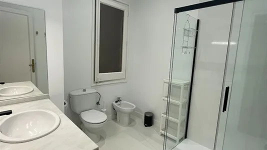 Rooms in Barcelona Eixample - photo 10