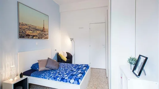 Rooms in Milano Zona 8 - Fiera, Gallaratese, Quarto Oggiaro - photo 1