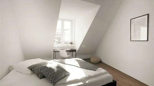 Rooms in Berlin Charlottenburg-Wilmersdorf - photo 2