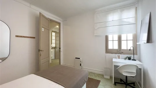 Rooms in Barcelona Eixample - photo 2