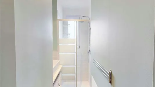 Rooms in Paris 17ème arrondissement - photo 9