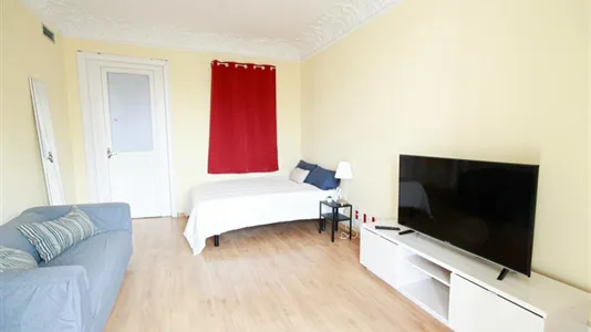 Rooms in Barcelona Eixample - photo 8