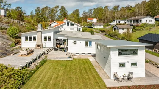 Houses in Kungsbacka - photo 1