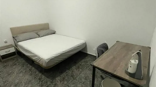 Rooms in Barcelona Eixample - photo 2