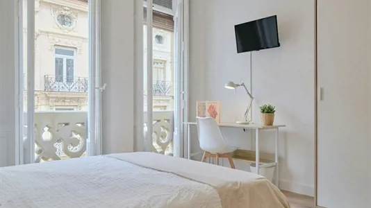 Rooms in Valencia Ciutat Vella - photo 1