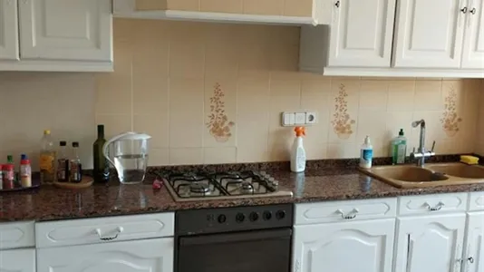 Rooms in Valencia Extramurs - photo 9