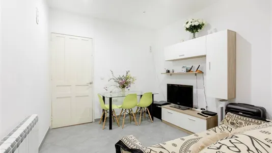 Rooms in Madrid Centro - photo 9