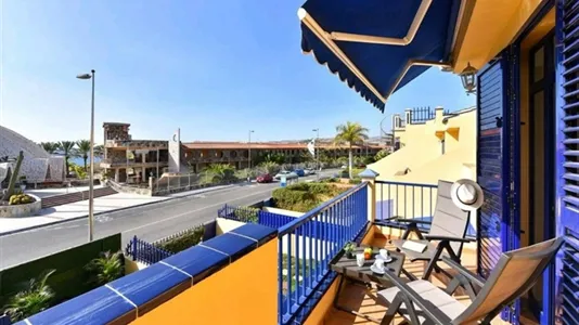 Houses in Las Palmas de Gran Canaria - photo 2