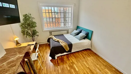 Rooms in Barcelona Ciutat Vella - photo 2