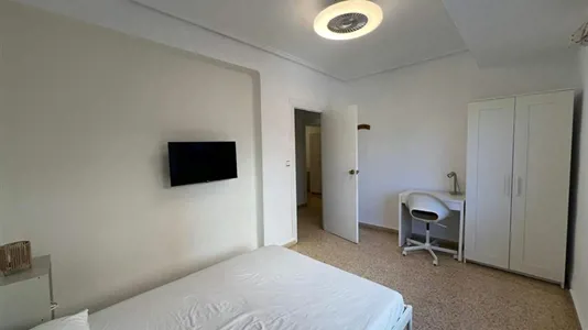 Rooms in Moncada - photo 3