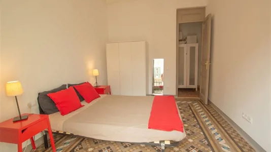 Rooms in Barcelona Eixample - photo 2