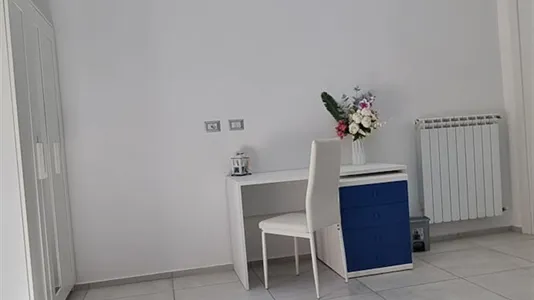 Rooms in Napoli Municipalità 4 - photo 8