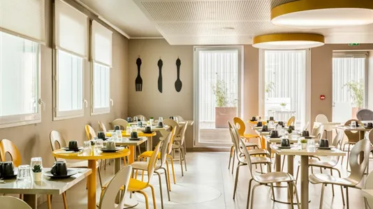 Apartments in Versailles - photo 9