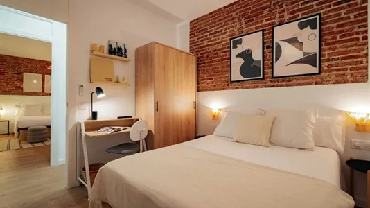 Rooms in Barcelona Eixample - photo 3