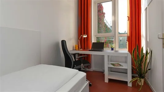 Rooms in Berlin Friedrichshain-Kreuzberg - photo 7