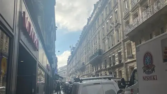 Apartments in Paris 16éme arrondissement (North) - photo 9