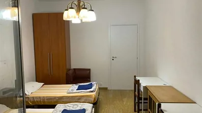 Room for rent in Milano Zona 6 - Barona, Lorenteggio, Milan