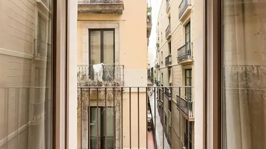 Rooms in Barcelona Ciutat Vella - photo 3