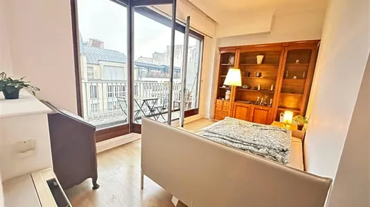 Apartments in Paris 16ème arrondissement (South) - photo 1