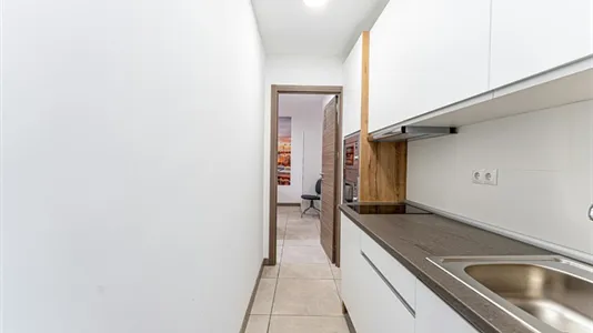 Rooms in Madrid Centro - photo 6