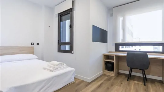 Rooms in Madrid Moncloa-Aravaca - photo 1