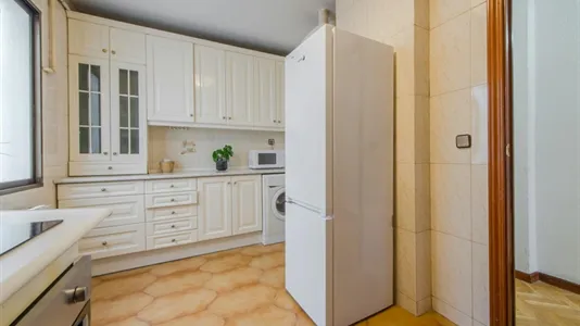 Rooms in Madrid Retiro - photo 8