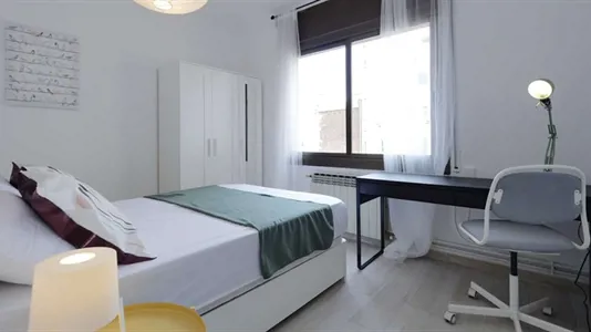 Rooms in Barcelona Eixample - photo 2